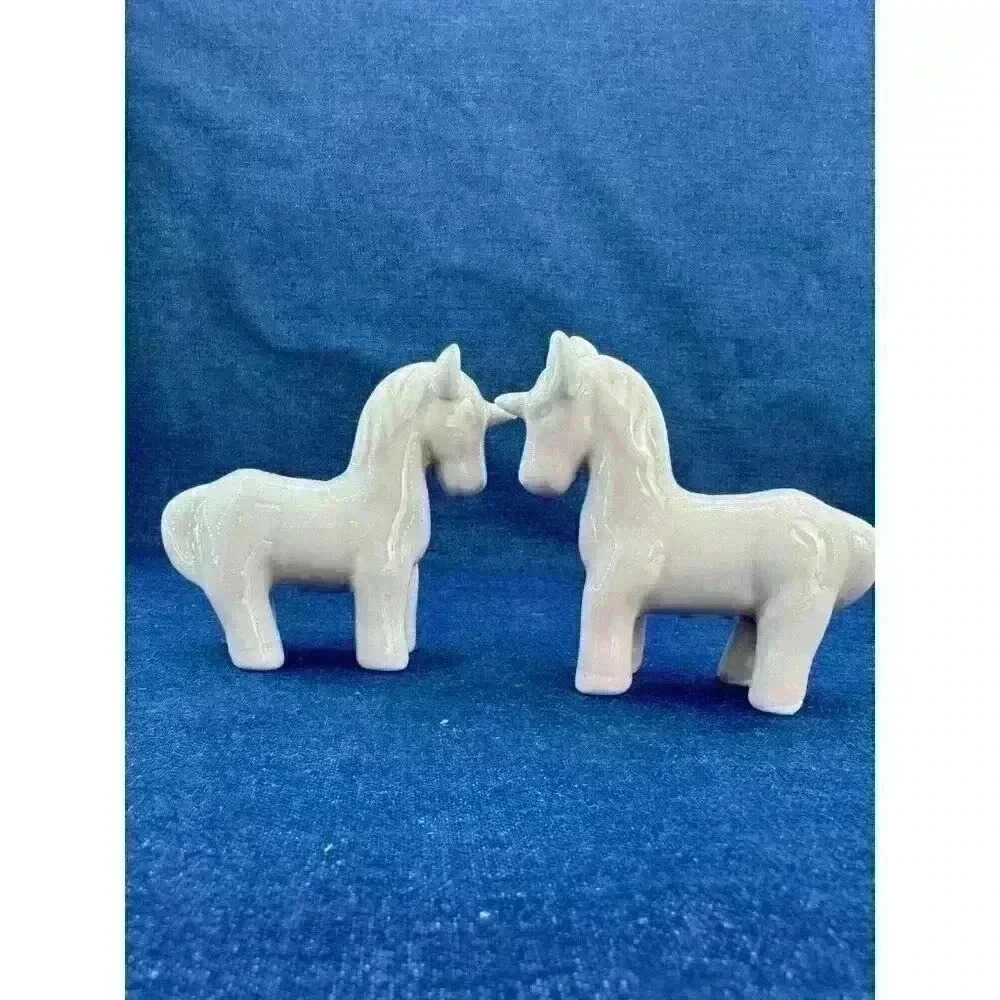 NIB Whimsical Cupboard Unicorn Salt Pepper Shakers Rose Pink Kitchen‎